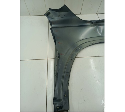 Крыло переднее левое