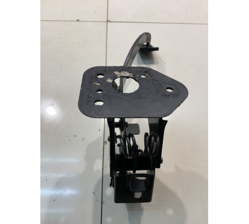 Педаль cцепления