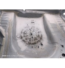 Ниша багажника запасного колеса