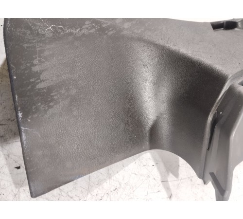 Обшивка задней стойки правая