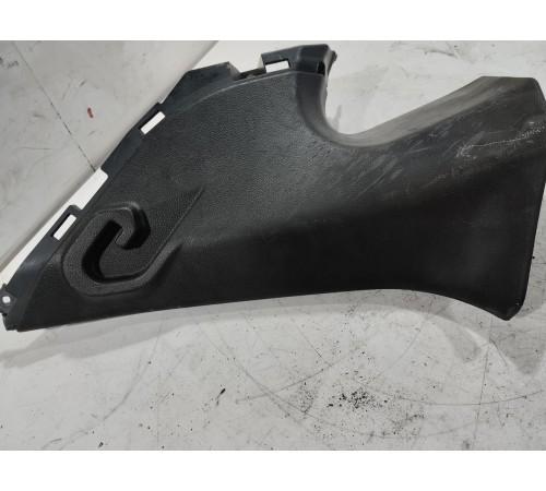 Обшивка задней стойки правая