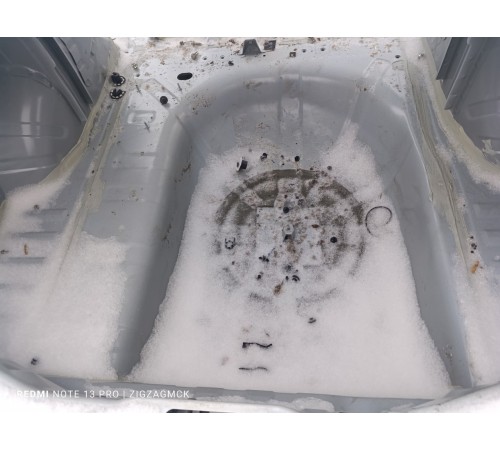 Ниша багажника запасного колеса