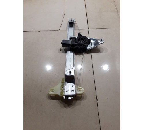 Стеклоподъемник (передний правый)