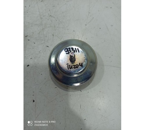 Болт крепления запасного колеса