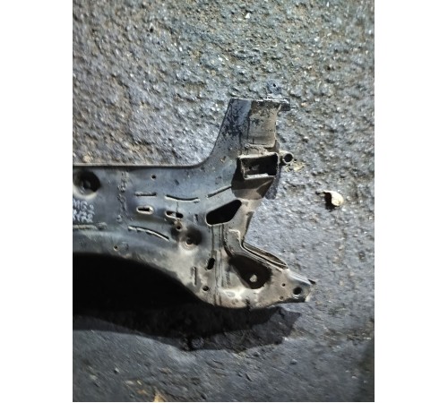 Балка (подрамник) передний