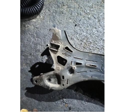 Балка (подрамник) передний