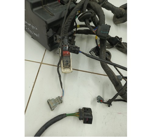 Электропроводка подкапотная с монтажным блоком