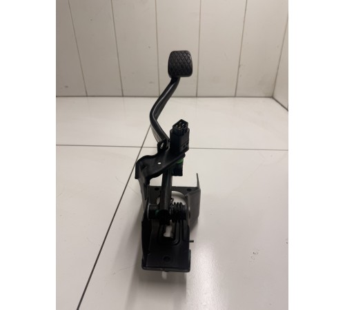 Педаль сцепления