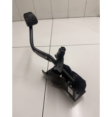 Педаль сцепления