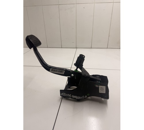 Педаль сцепления