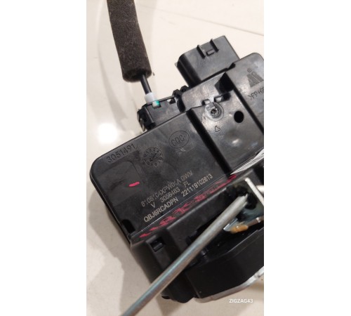 Замок двери (передний левый)