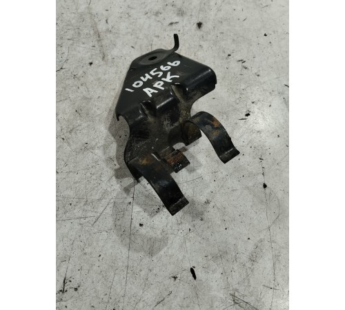 Кронштейн патрубка радиатора 