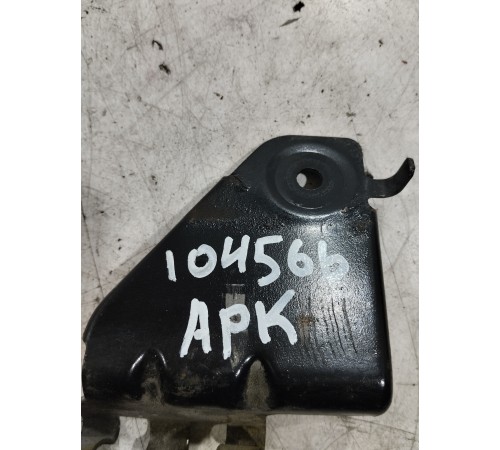 Кронштейн патрубка радиатора 