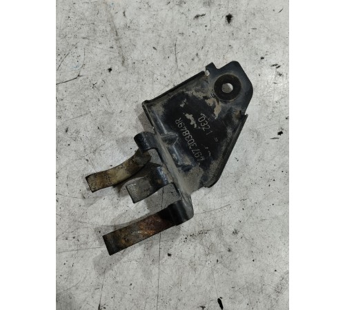 Кронштейн патрубка радиатора 