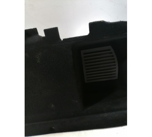 Обшивка багажника правая