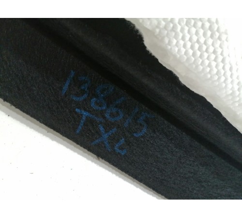 Обшивка багажника правая