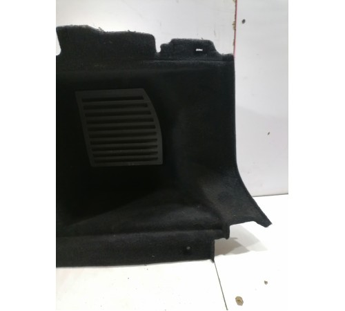 Обшивка багажника правая