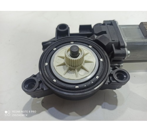 Моторчик стеклоподъёмника задний правый