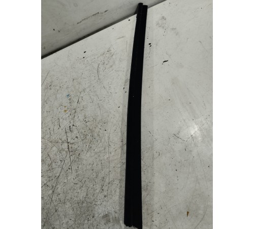 Уплотнитель стекла задний левый внутренний