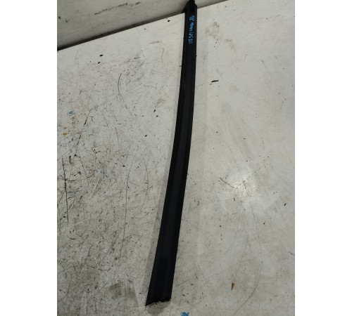 Уплотнитель стекла задний левый внутренний