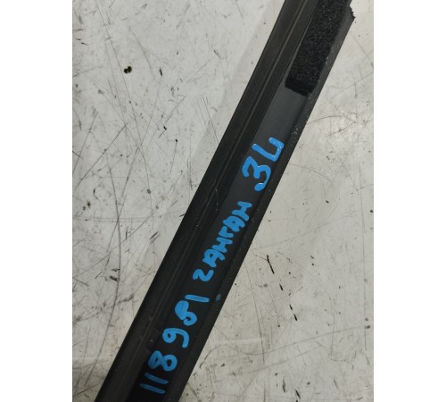 Уплотнитель стекла задний левый внутренний