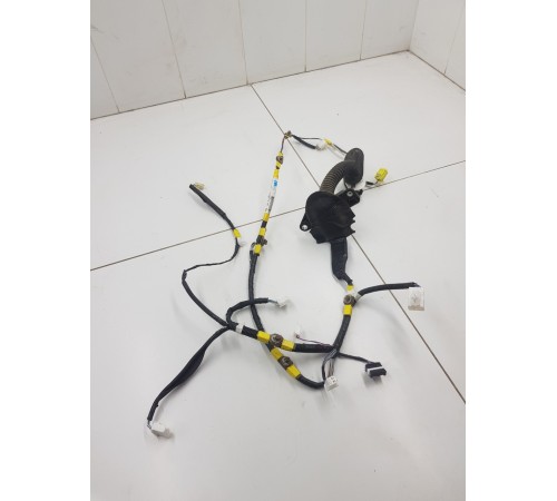 Электропроводка двери передняя левая