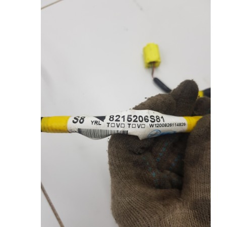 Электропроводка двери передняя левая