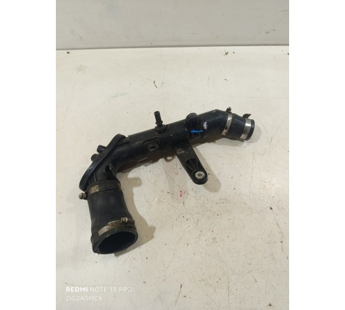 Впускной патрубок