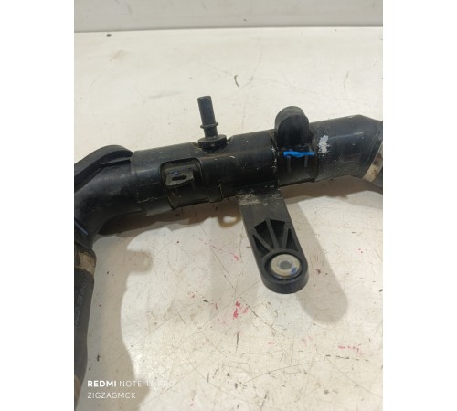 Впускной патрубок