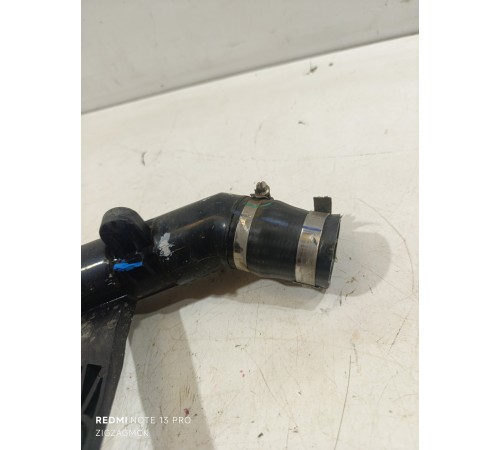 Впускной патрубок