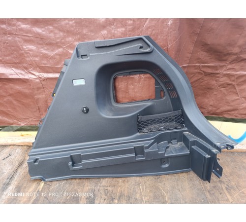 Обшивка багажника правая