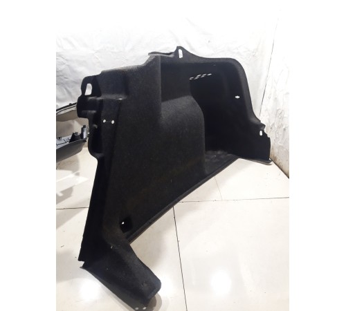 Обшивка багажника (правая)