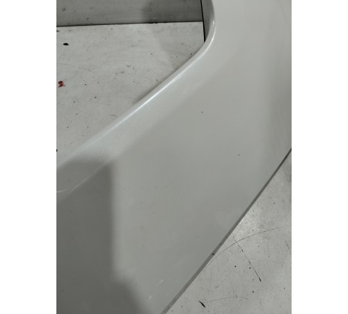 Спойлер крышки багажника