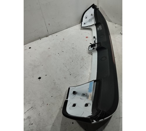 Спойлер крышки багажника