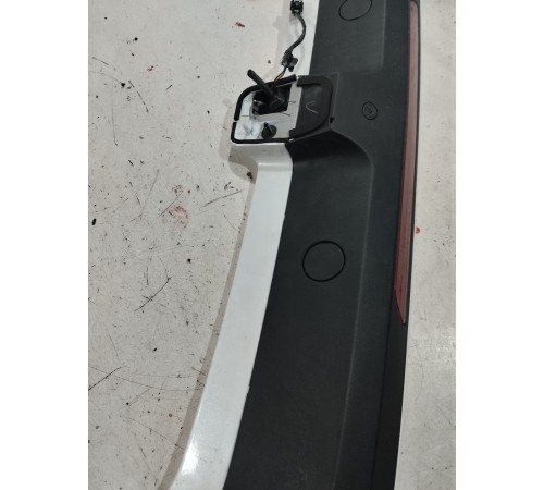 Спойлер крышки багажника