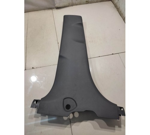 Обшивка центральной стойки (левая)