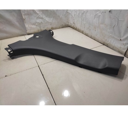 Обшивка центральной стойки (левая)