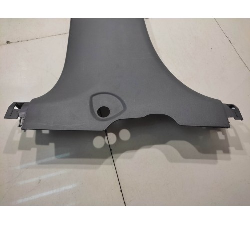 Обшивка центральной стойки (левая)