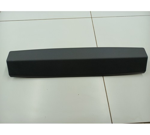 Накладка крышки багажника верхняя