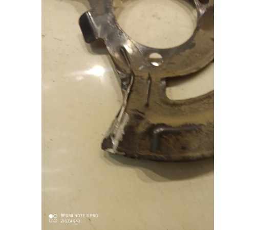 Кожух тормозного диска (задний, правый)