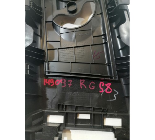 Обшивка центральной стойки правая верхняя