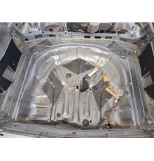 Ниша багажника (запасного колеса)