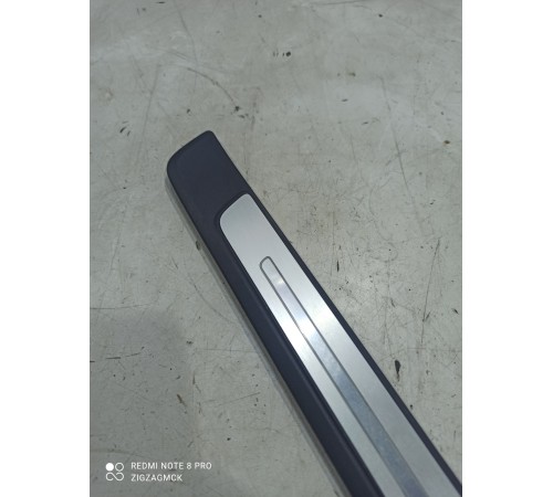 Накладка порога (передняя правая)