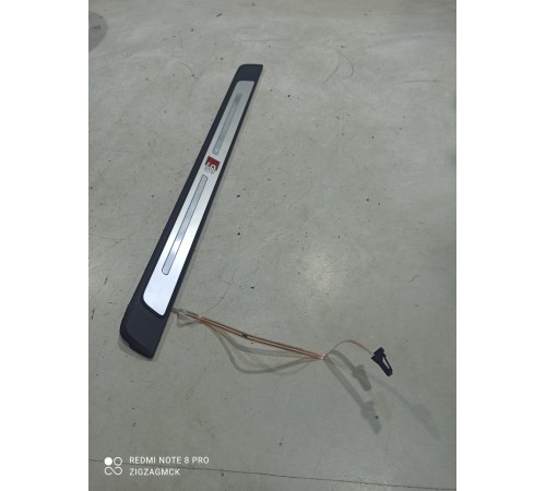 Накладка порога (передняя правая)