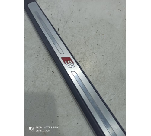 Накладка порога (передняя правая)