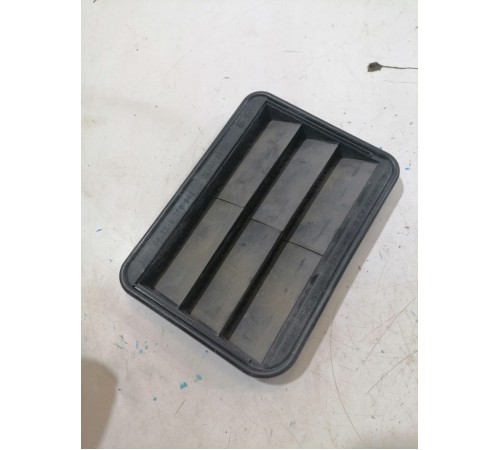 Вентиляционный клапан багажника