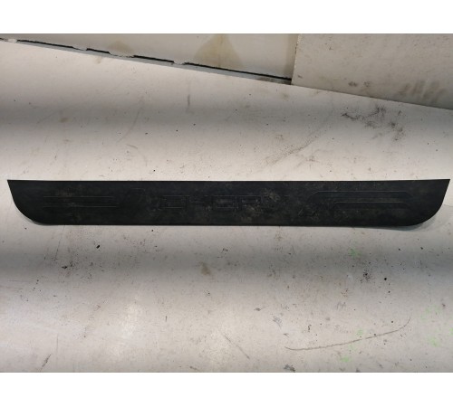 Накладка порога передняя левая внутренняя