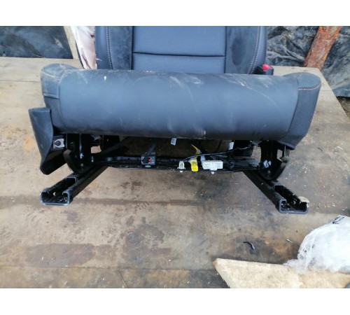 Сиденье переднее правое