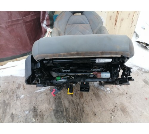 Сиденье переднее правое