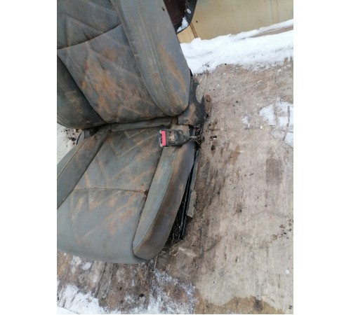 Сиденье переднее правое